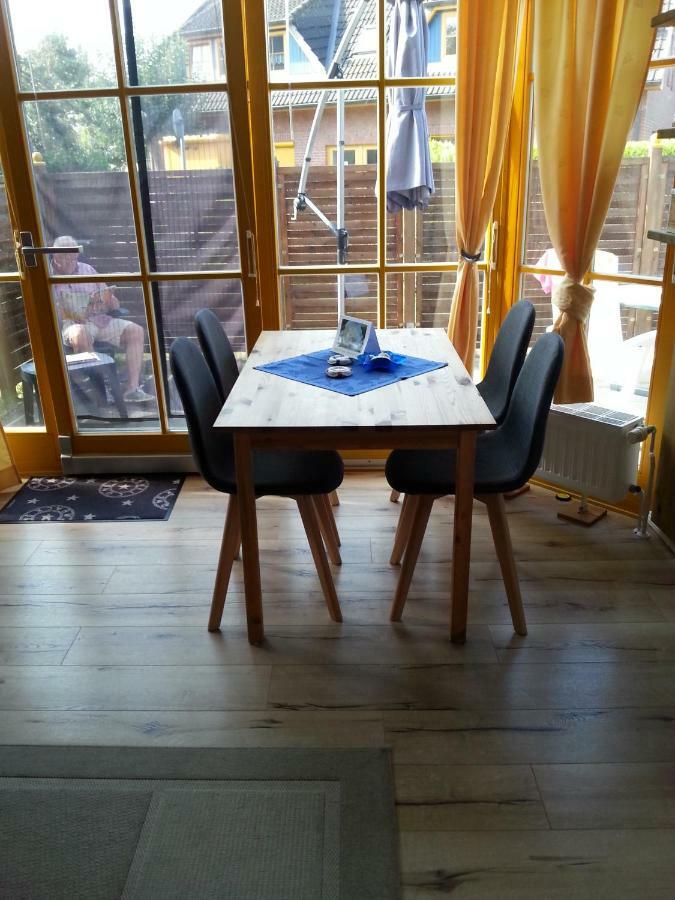 Ferienwohnung Sonnenschein シェーンベルガー・シュトランド エクステリア 写真