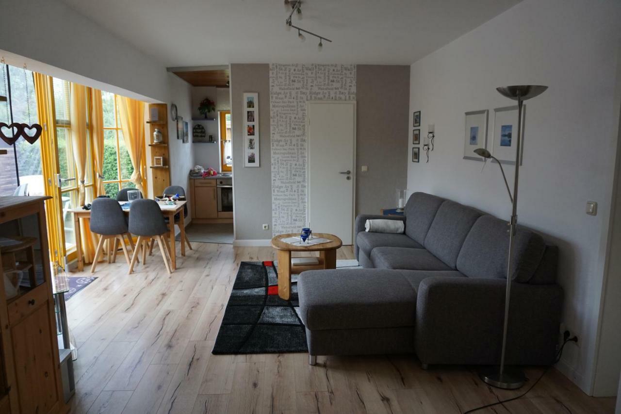 Ferienwohnung Sonnenschein シェーンベルガー・シュトランド エクステリア 写真